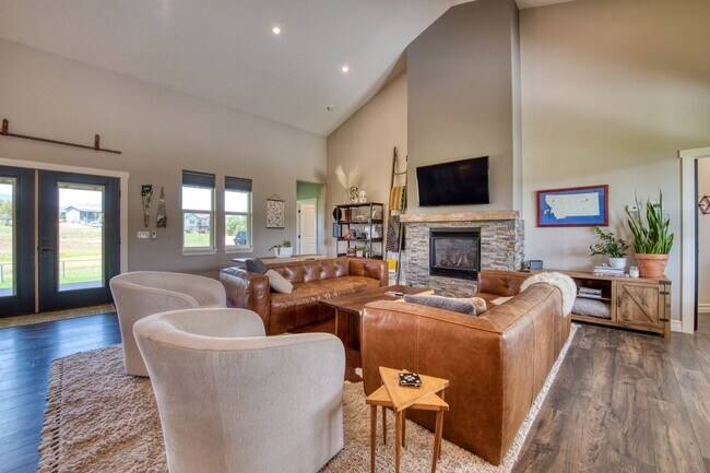 Building Photo - Newer 3 bed 3 bath in Corvallis