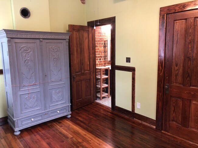 Foto del edificio - 457 Dauphin St