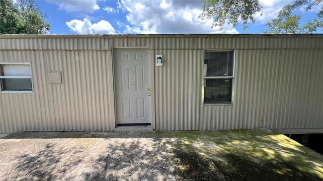 Building Photo - 25126 Faraway Ln