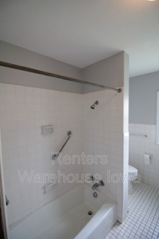 Building Photo - 801 14th St