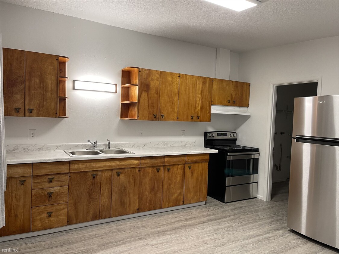 Primary Photo - 3 br, 1 bath Duplex - 328 South Wasson Street