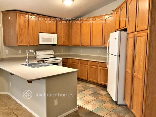 Foto del edificio - 7940 E Caballero St