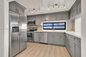 Building Photo - 6820 Indian Creek Dr