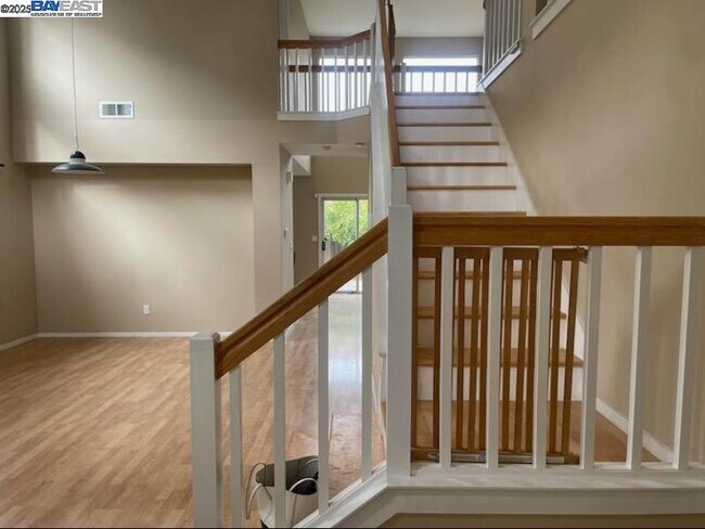 Foto del edificio - 1677 Klipspringer Dr