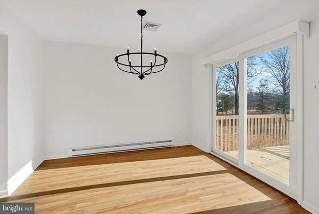 Foto del edificio - 5400 Curly Hill Rd