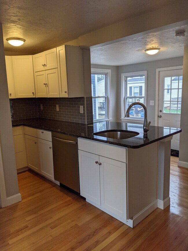Building Photo - 207 Winthrop St