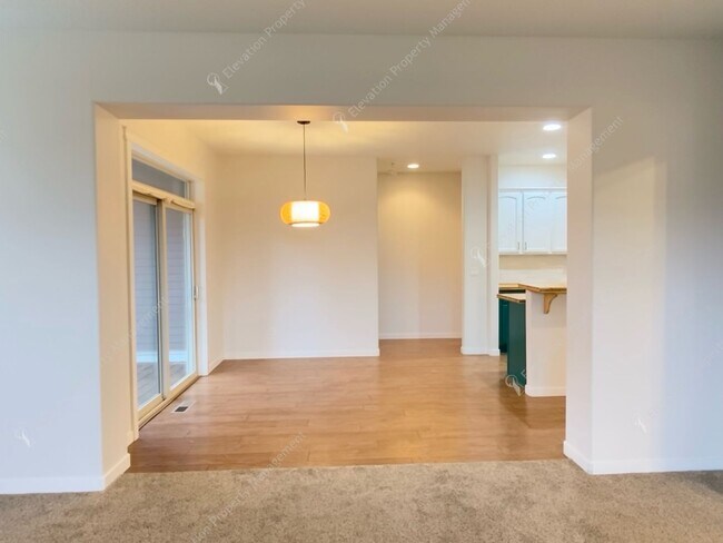 Foto del edificio - Designer 4BR- 2BA Home by Dry Canyon Park