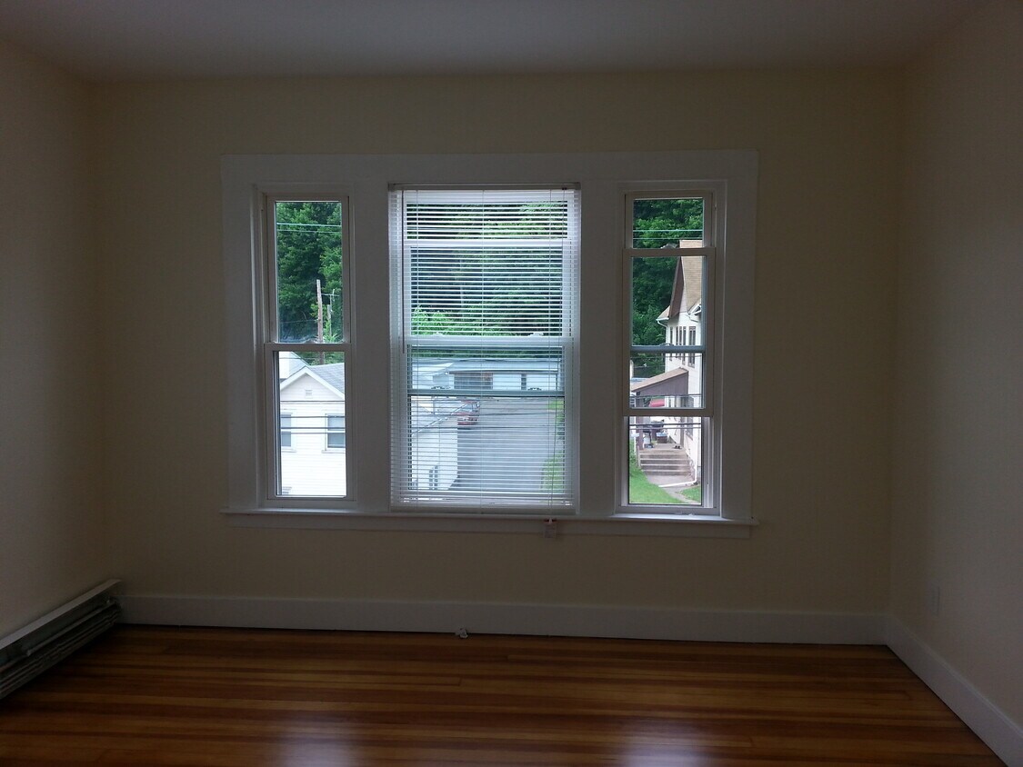 Foto principal - 463 East St