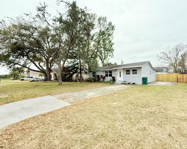 Foto del edificio - 7150 79th St N