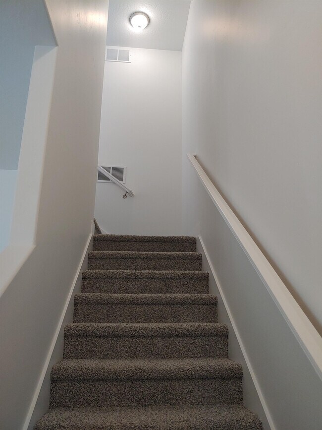 Foto del edificio - 1335 1590 N