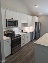 Building Photo - 3749 Joy Cir E