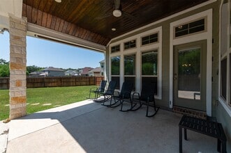 Building Photo - 2125 Stubbs Dr