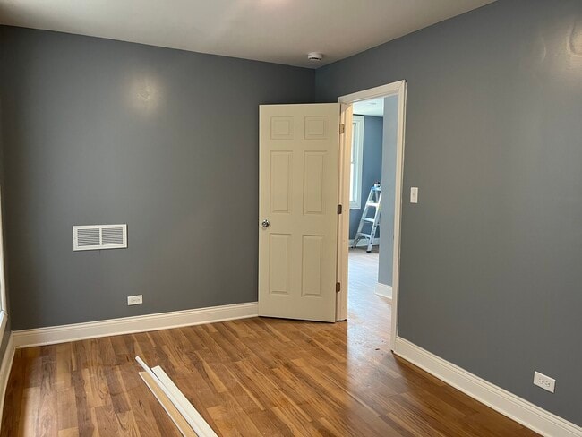 Foto del edificio - 648 W 60th St