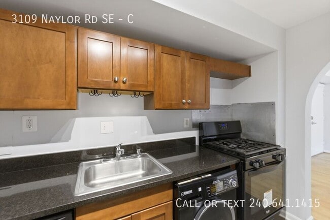Photo - 3109 Naylor Rd SE House