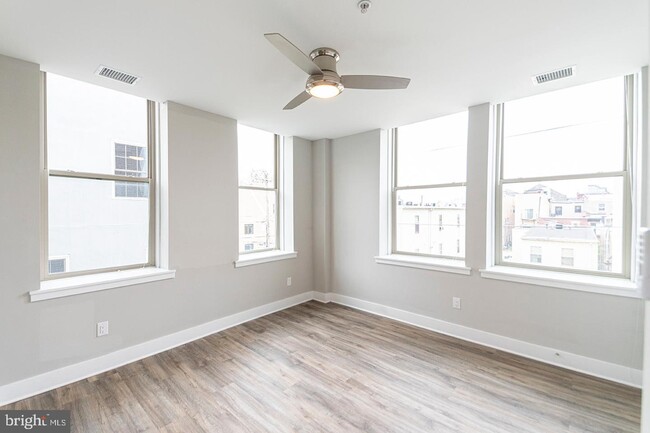 Building Photo - 1607 Catharine St