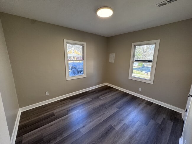 Building Photo - 1230 Vim Dr