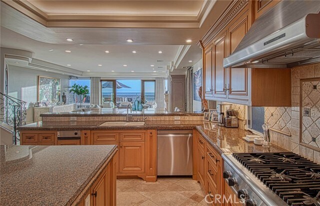 Building Photo - 7004 W Oceanfront