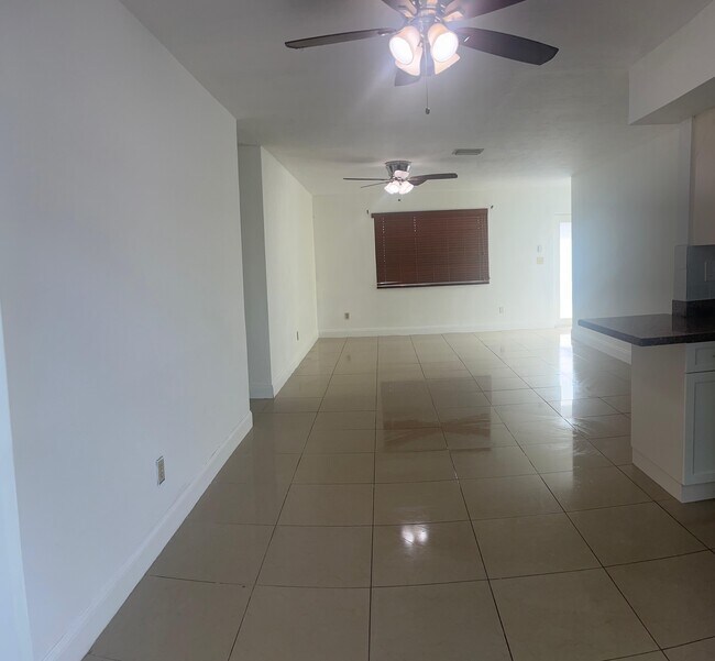 Foto del edificio - 19827 SW 118th Pl