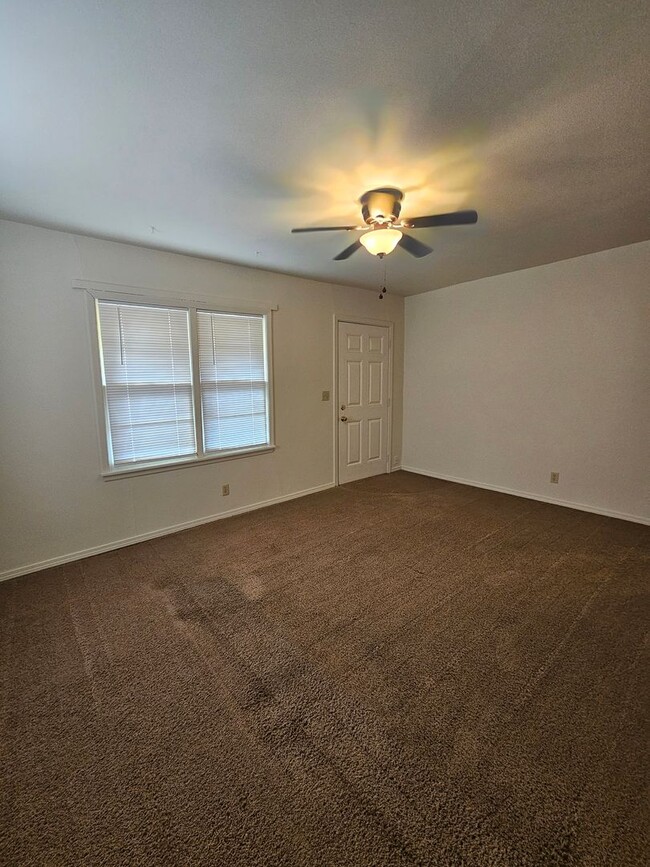 Foto del edificio - 2 BED | 1 BATH | ROBBINSDALE | SINGLE-LEVE...