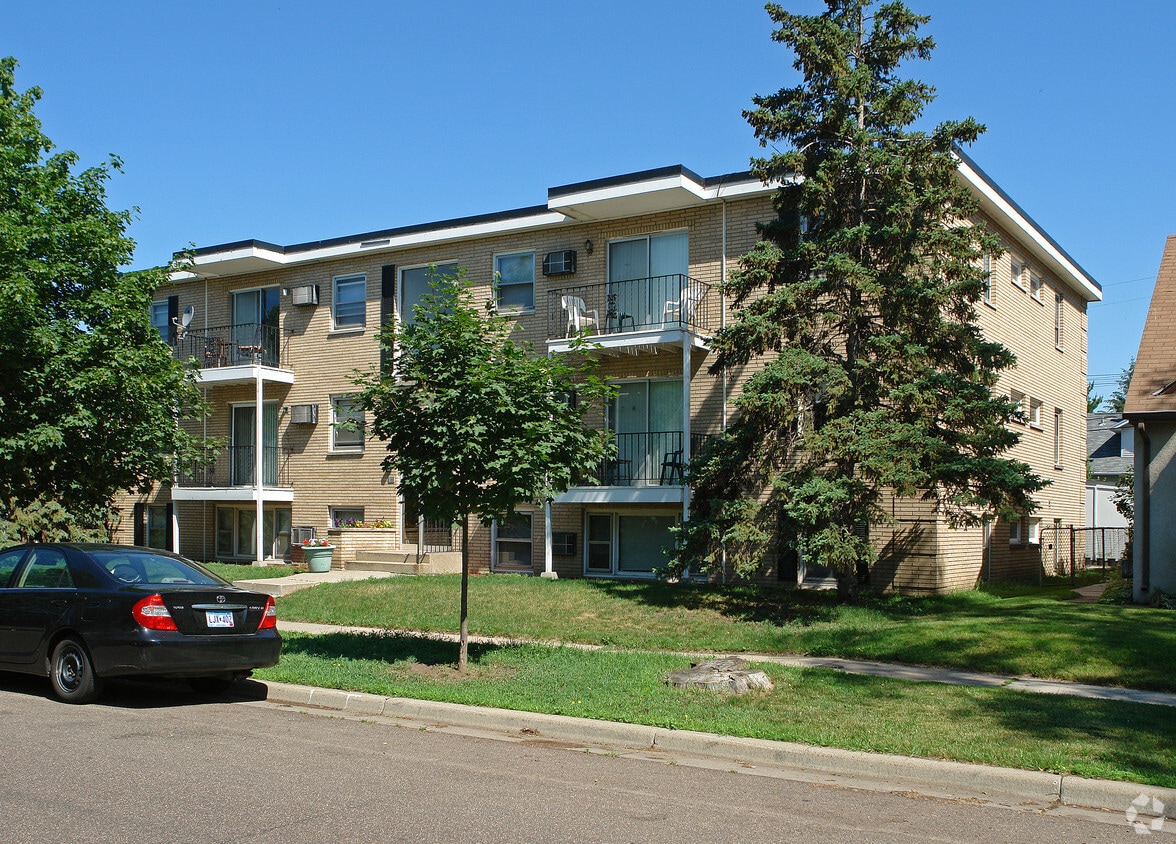Primary Photo - 1449 Wynne Ave