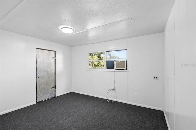 Foto del edificio - 105 Domino Dr N