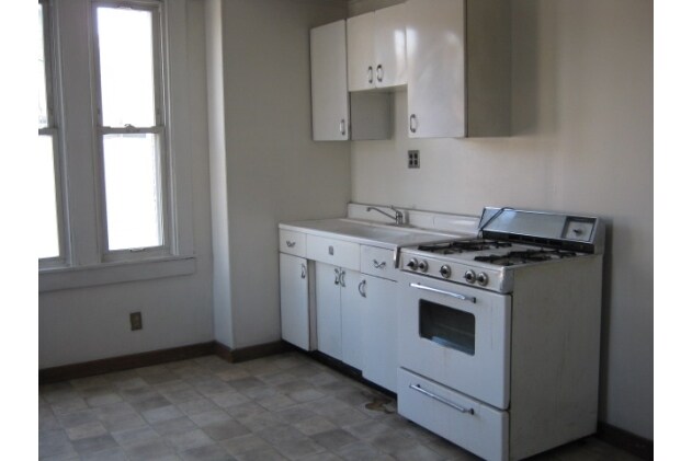 Cocina - 200 W Ridge St
