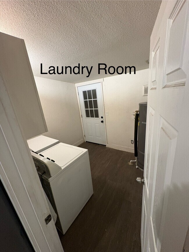 Foto del edificio - 8022 S Willow St