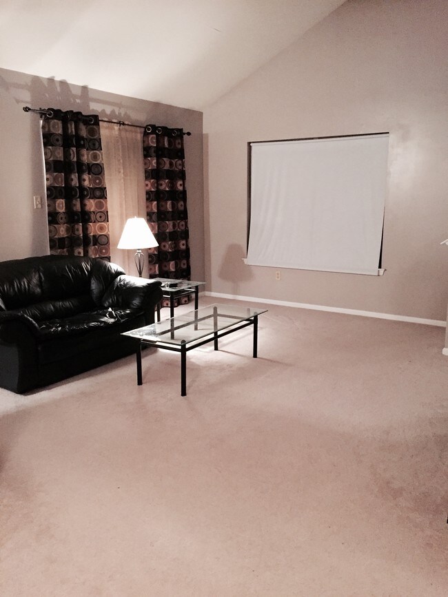 Fotografía del edificio - 2016 Foxmeadow Dr