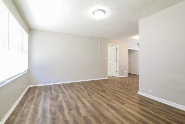 Foto del edificio - Great 4 Bedroom in Kansas City