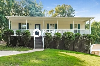 Building Photo - 8303 Lakeview Dr SW