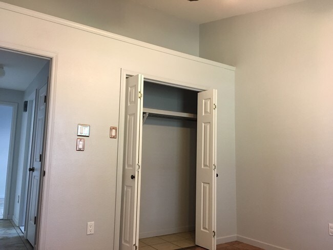 Building Photo - 3813 Lew Wallace Dr