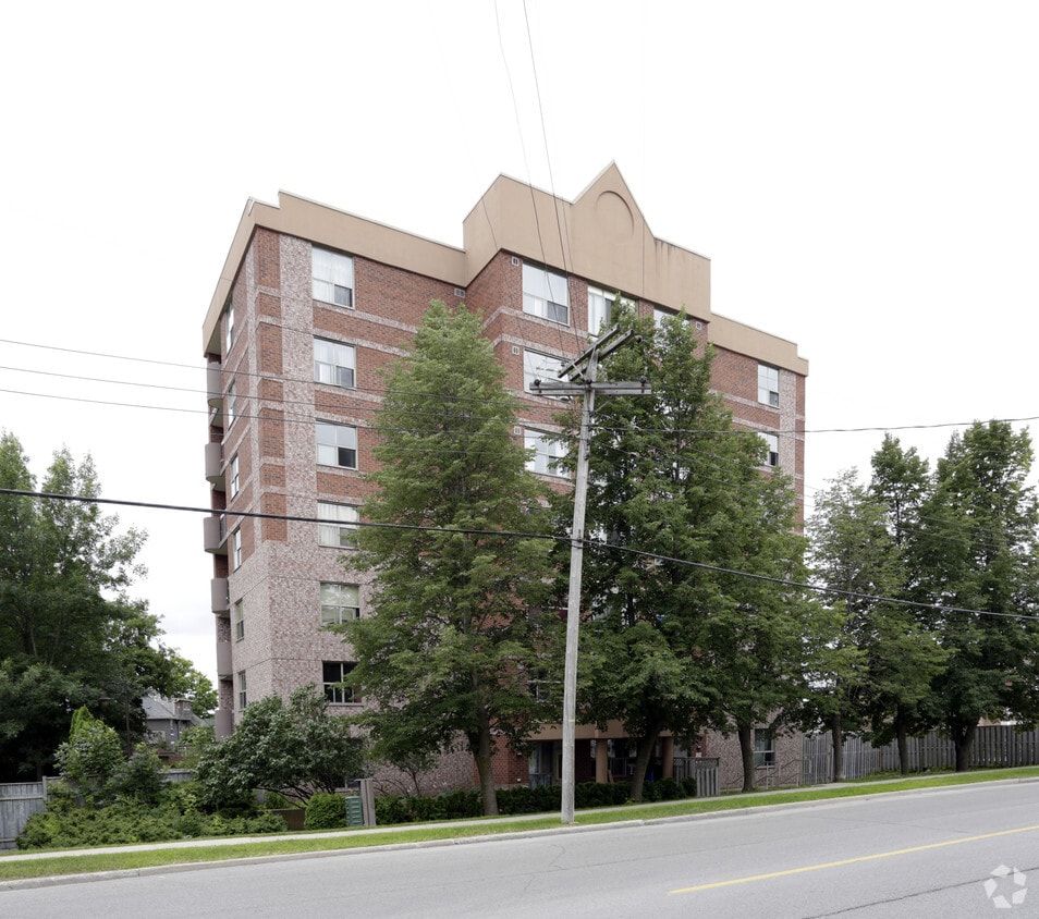 14 Worsley Apartments 14 Worsley St Barrie, ON