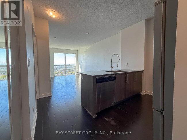 Building Photo - 510-2510 Curran Place