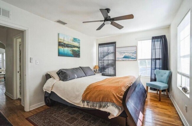 Foto del edificio - 460 15th Ave N