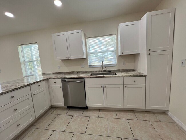 Building Photo - $1,550 * Annual * Fully Remodeled * 2 Bed ...