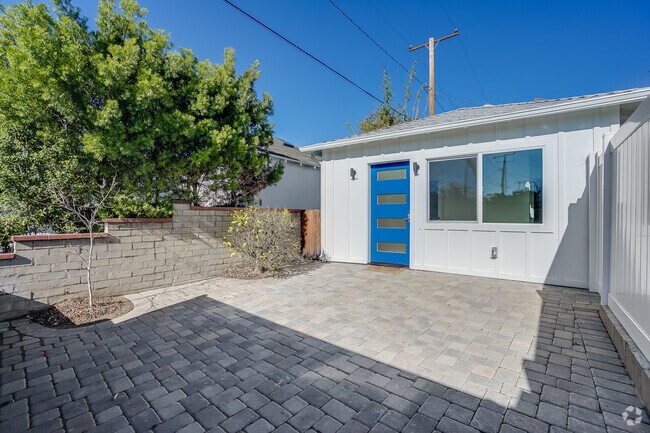 Building Photo - 10965 Braddock Dr