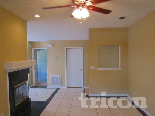 Foto del edificio - 12351 Silent Brook Trail N