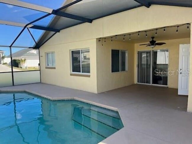 Building Photo - Davenport pool home