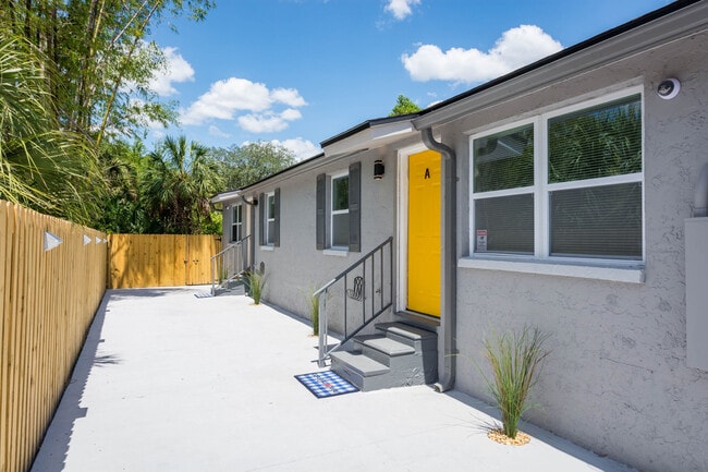 Building Photo - 8606 N 11th St