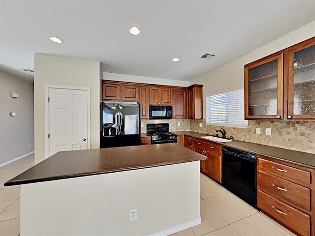 Building Photo - 9183 Brilliant Prairie Court