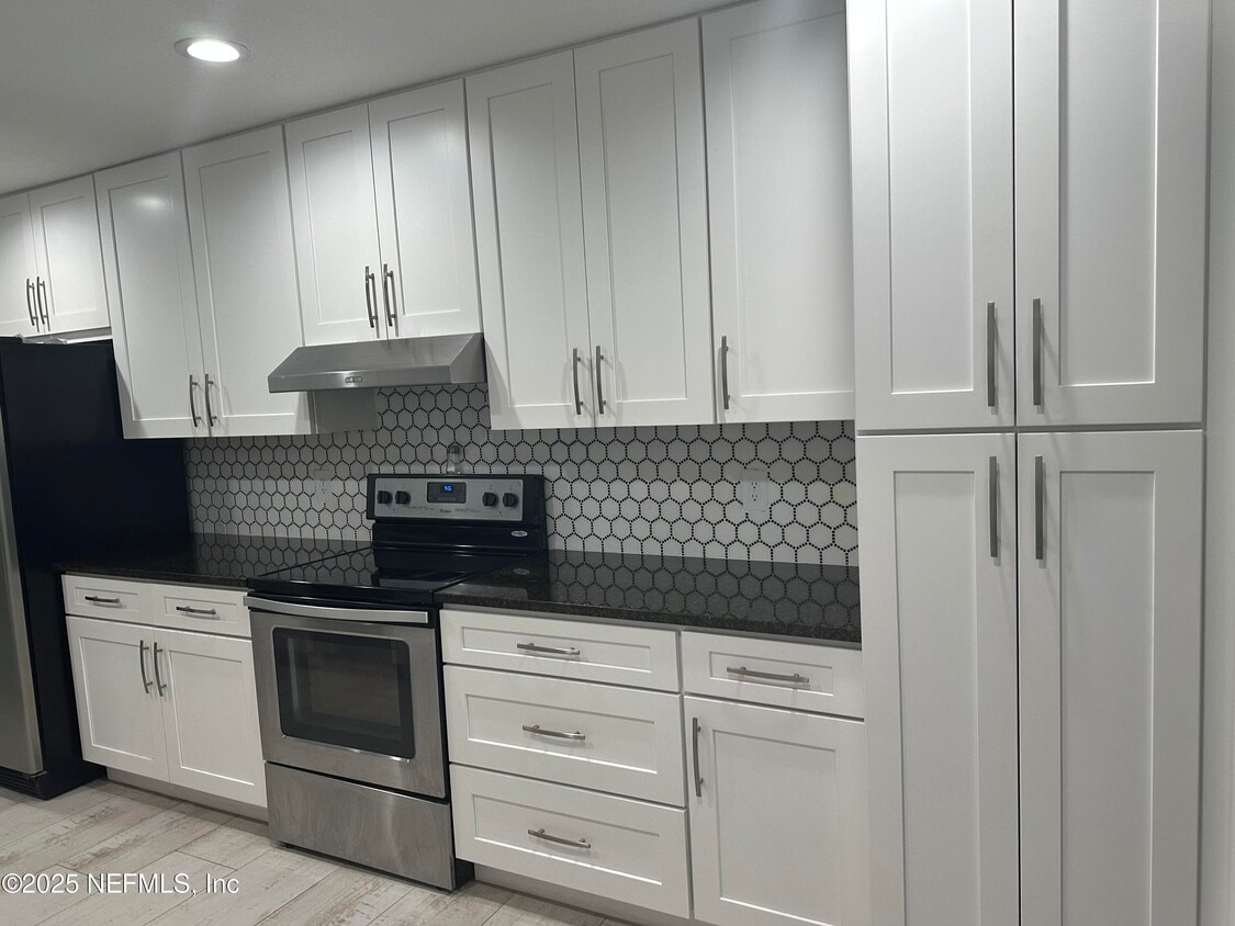 Primary Photo - 7335 Floral Ridge Dr