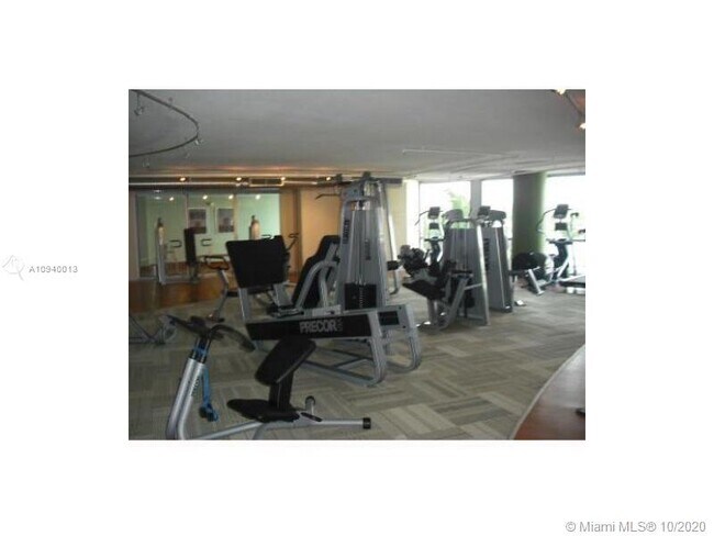 Building Photo - 2681 N Flamingo Rd