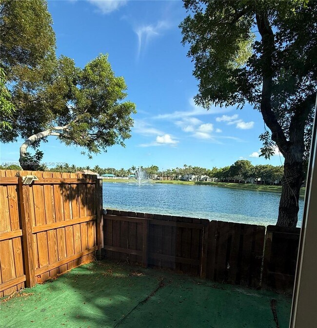 Foto del edificio - 1416 SE 24th Ct