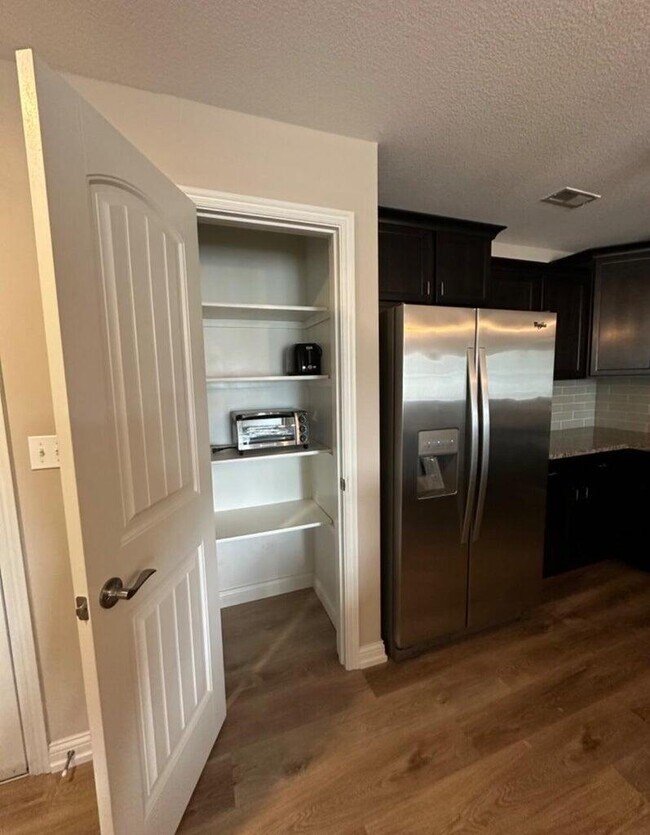 Foto del edificio - 2212 Chapel Hill Rd