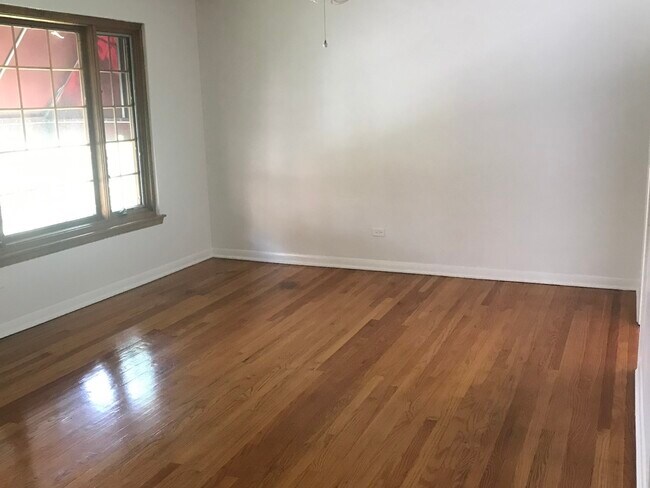 Building Photo - 2609 Flossmoor Rd