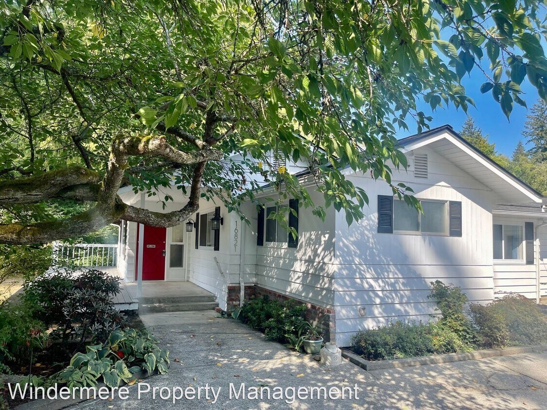 Primary Photo - 3 br, 2.5 bath House - 16821 Scandia Lane NW