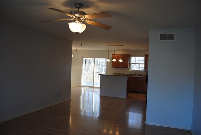 Foto del edificio - 4301 Gage Pl