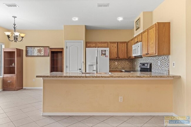 Building Photo - 42 Torrey Pines Dr