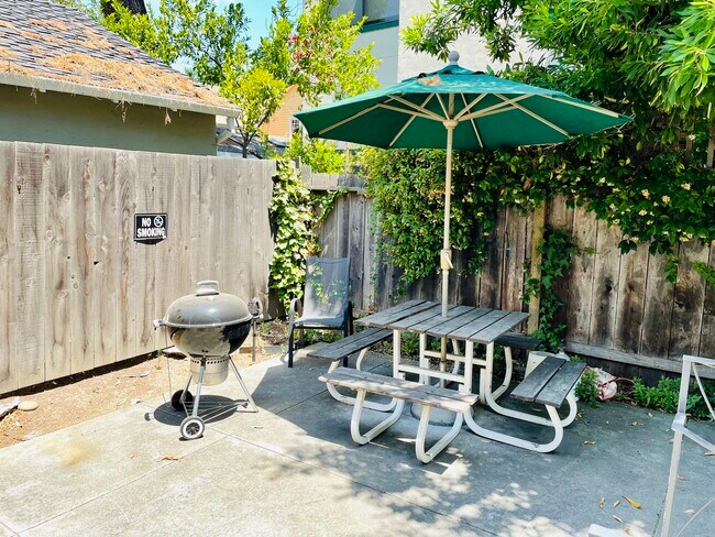 BBQ - 355 Webster St