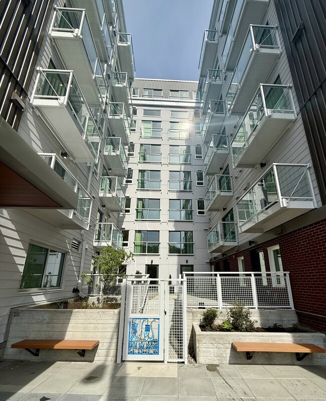 Building Photo - 900 Rainier